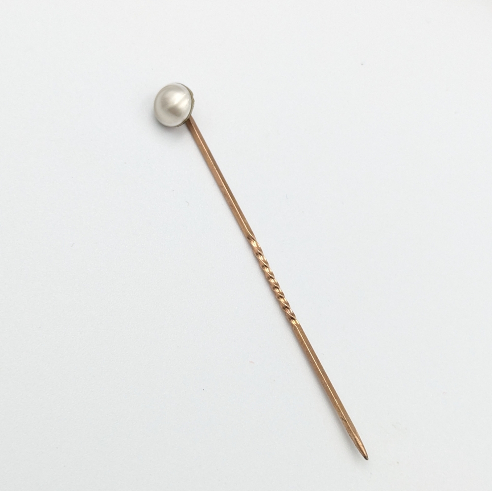 Antique gold tone stick pin / hat pin / lapel pin with faux pearl